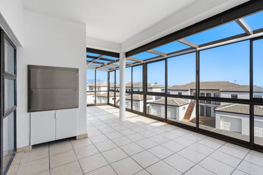 To Let 2 Bedroom Property for Rent in Big Bay Western Cape